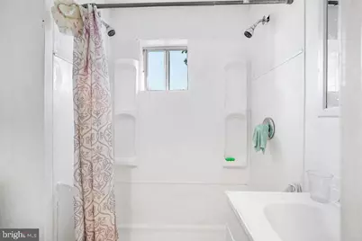 1729 L Street NE, Washington, DC 20002 - Photo 9