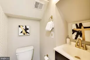 1238 Linden Pl NE, Washington, DC 20002 - Photo 19