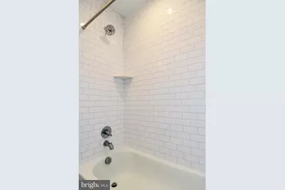 1016 17th Place NE #103, Washington, DC 20002 - Photo 11