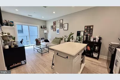 1016 17th Place NE #301, Washington, DC 20002 - Photo 7