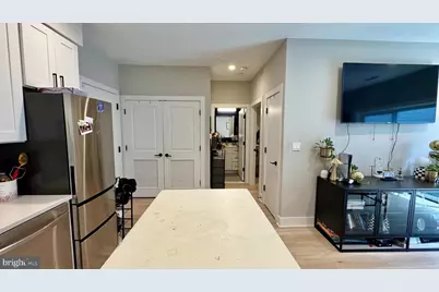 1016 17th Place NE #301, Washington, DC 20002 - Photo 3