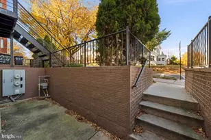 241 R St NE, Washington, DC 20002 - Photo 31