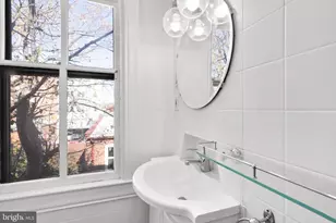 812 E St SE, Washington, DC 20003 - Photo 15