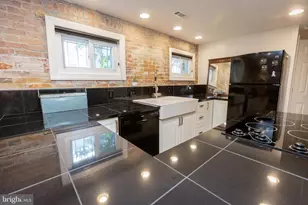 1526 1st St NW, Washington, DC 20001 - Photo 25