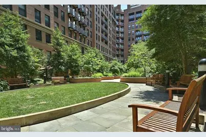 631 D Street NW #1038, Washington, DC 20004 - Photo 37