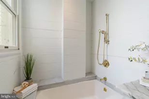 1683 35th St NW, Washington, DC 20007 - Photo 19