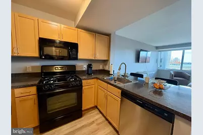 800 4th Street SW #610, Washington, DC 20024 - Photo 7