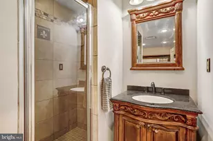 745 10th St SE, Washington, DC 20003 - Photo 27