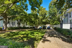 237 G St SW, Washington, DC 20024 - Photo 29