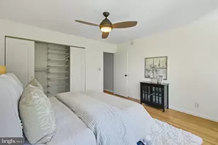 237 G St SW, Washington, DC 20024 - Photo 17