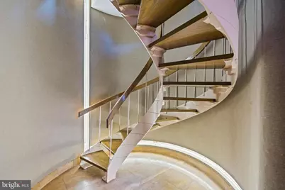 901 26th Street NW, Washington, DC 20037 - Photo 11