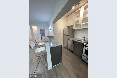 1 Scott NW #118, Washington, DC 20036 - Photo 9