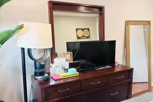 817 E St SE, Washington, DC 20003 - Photo 15