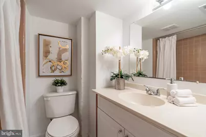 1683 35th Street NW #B, Washington, DC 20007 - Photo 7