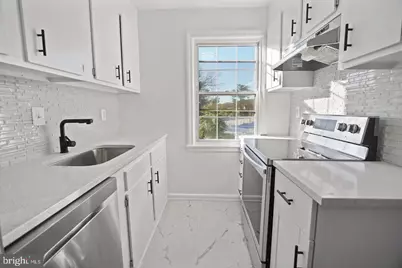 2111 Suitland Terrace SE #302, Washington, DC 20020 - Photo 9