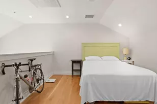 631 D St SE, Washington, DC 20003 - Photo 13