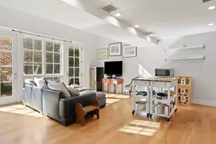 631 D St SE, Washington, DC 20003 - Photo 5