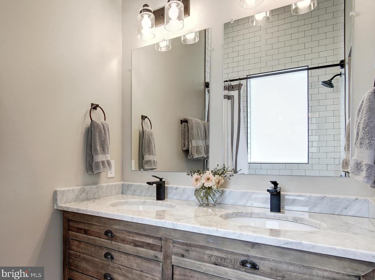 1307 Corbin Pl, Washington DC 20002 exterior