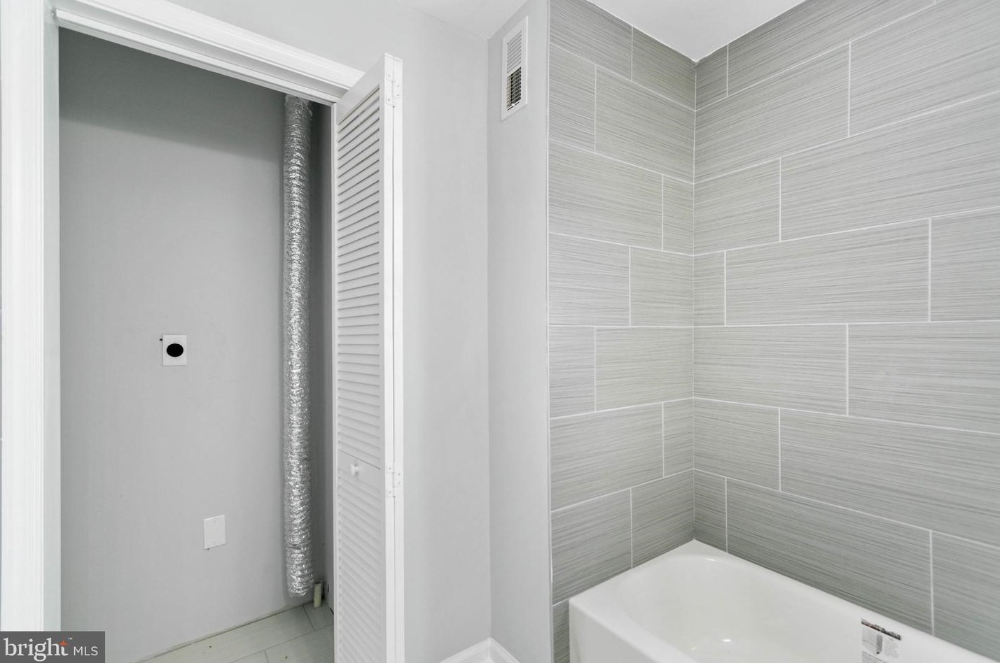 4912 Nannie Helen Burroughs Ave, Washington DC  20019-4817 exterior