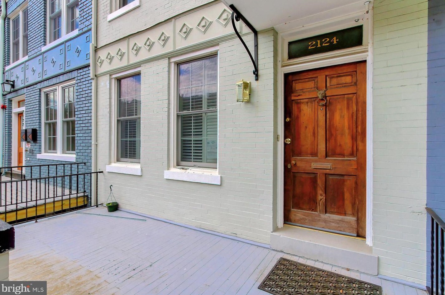 2124 O St, Washington DC  20037-1007 exterior