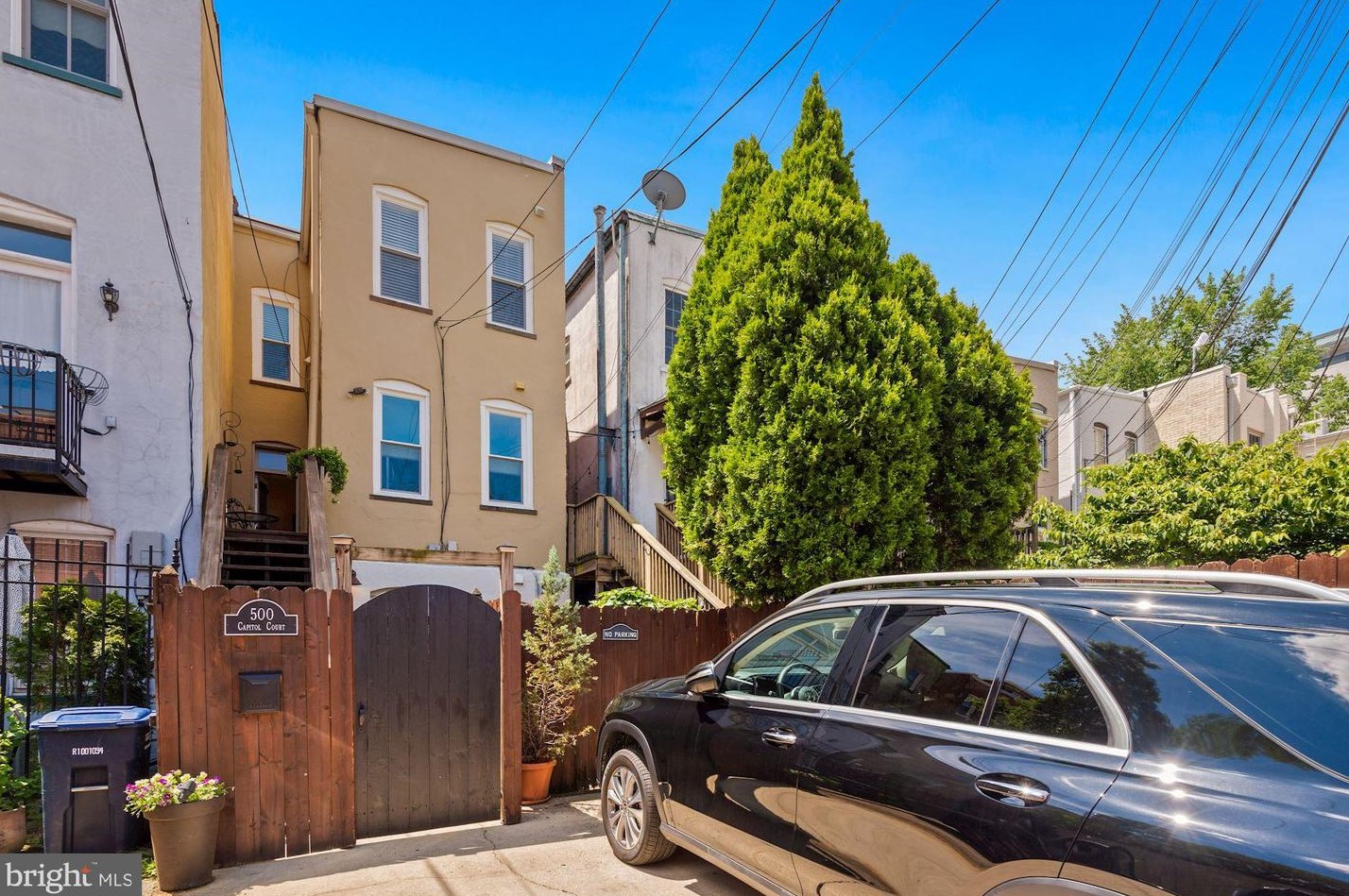 212 E St, Washington DC  20002-4923 exterior