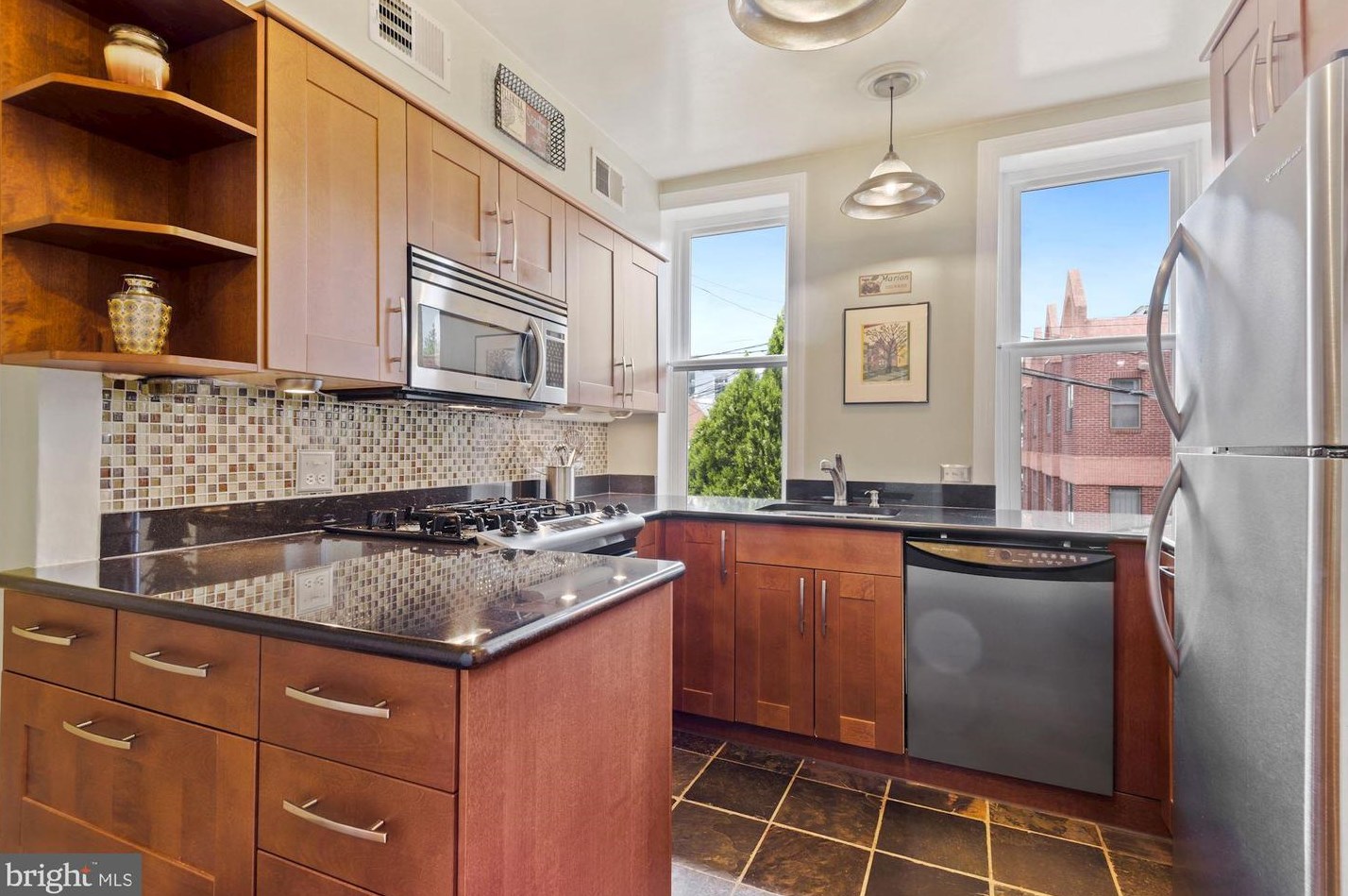 212 E St, Washington DC  20002-4923 exterior