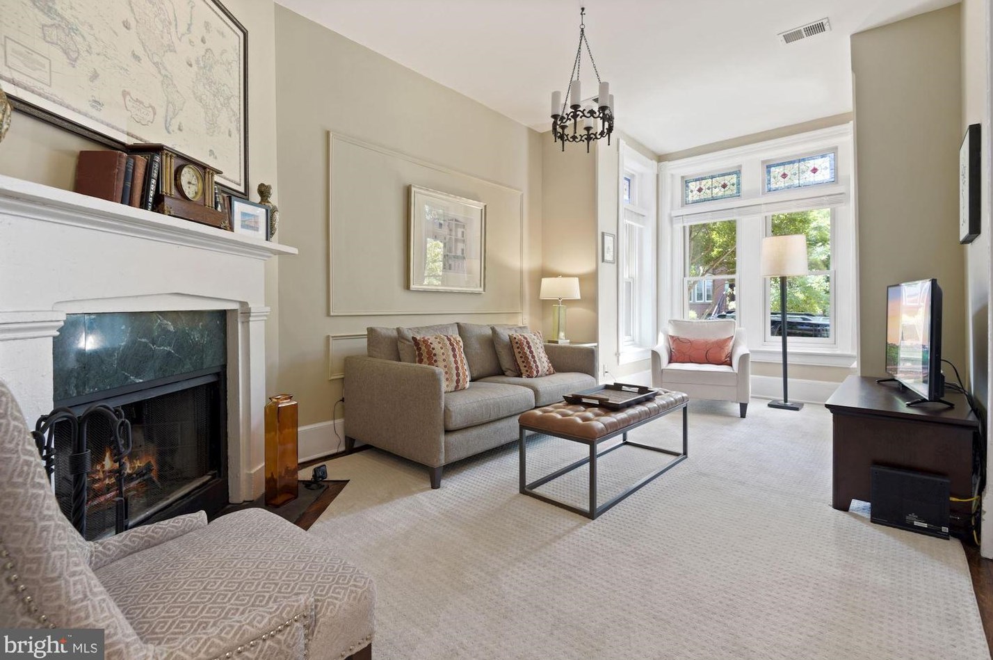 212 E St, Washington DC  20002-4923 exterior