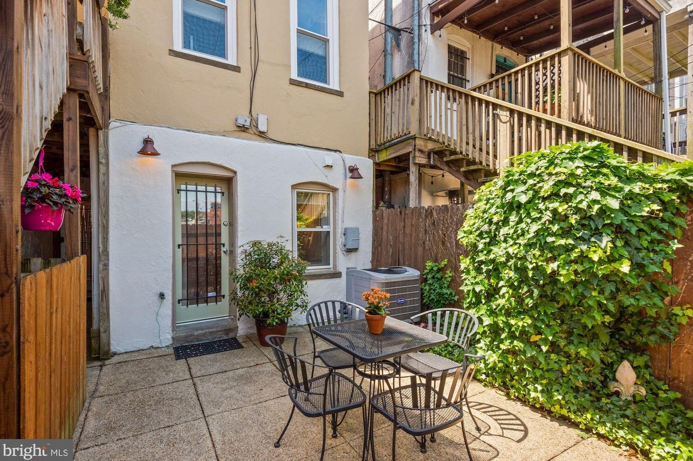 212 E St, Washington DC  20002-4923 exterior