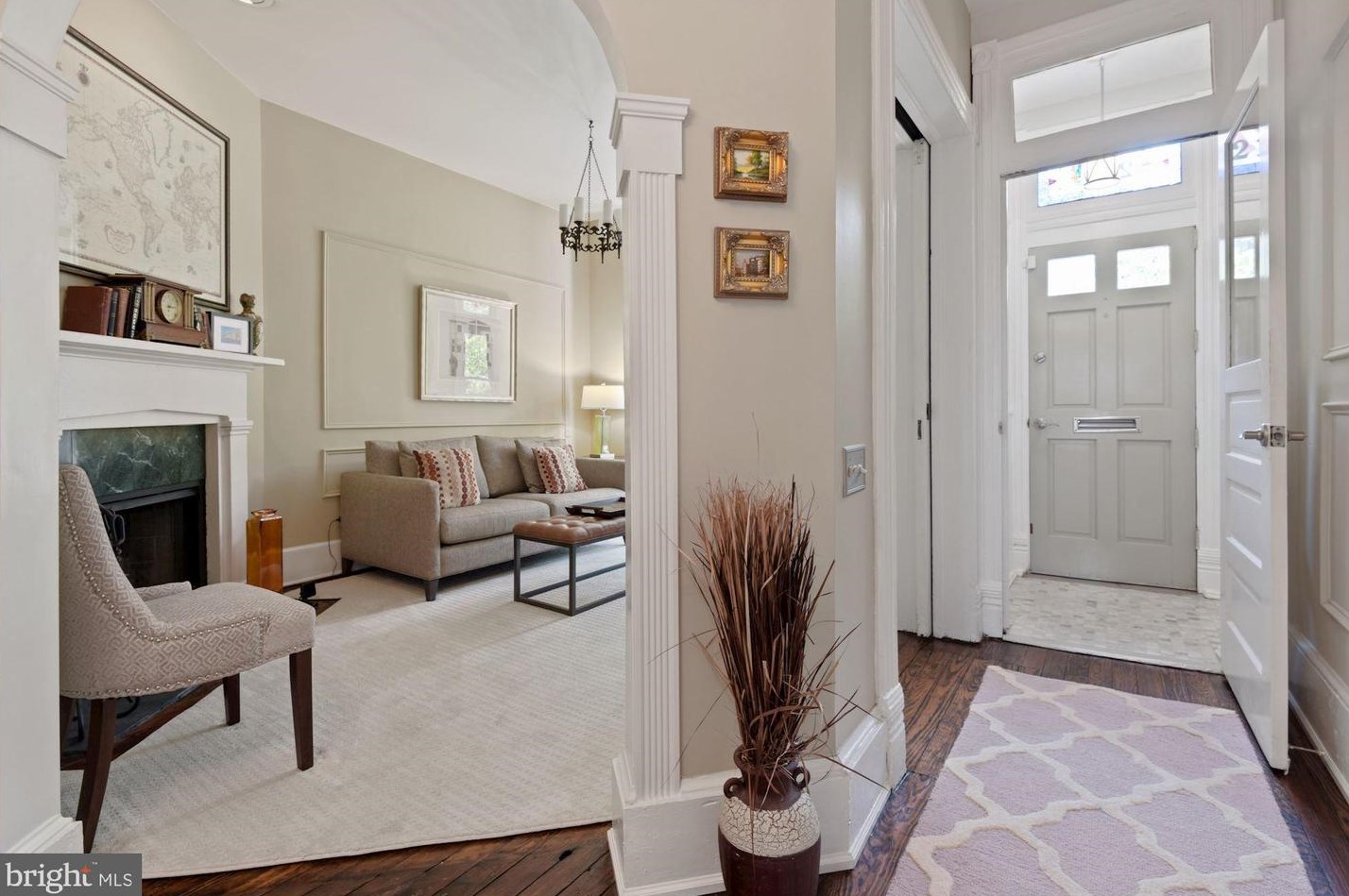 212 E St, Washington DC  20002-4923 exterior