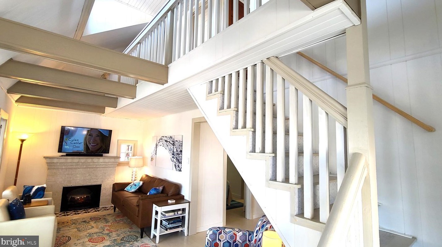 399 Bay Ave, Slaughter Beach DE  19963-4910 exterior