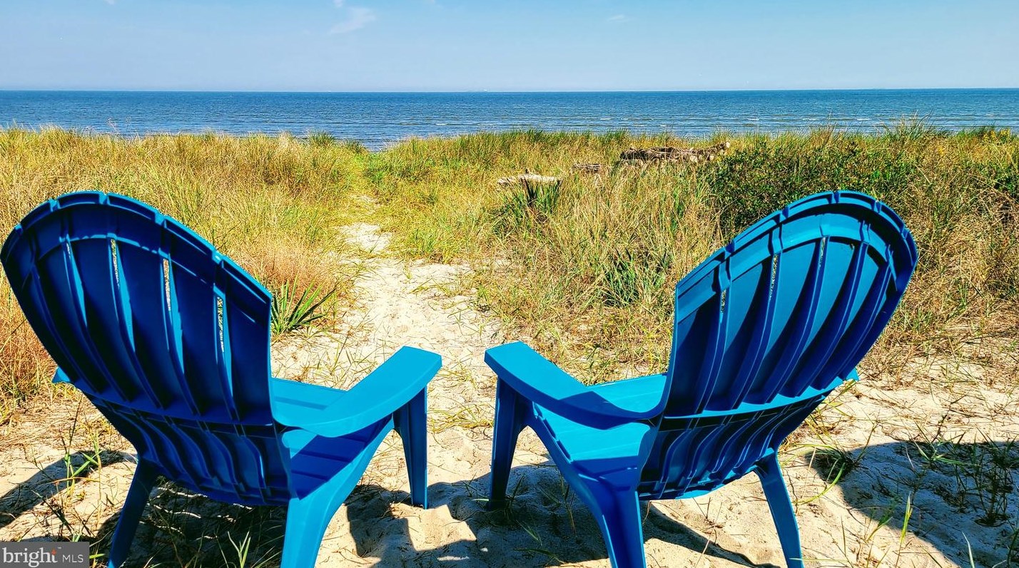 399 Bay Ave, Slaughter Beach DE  19963-4910 exterior