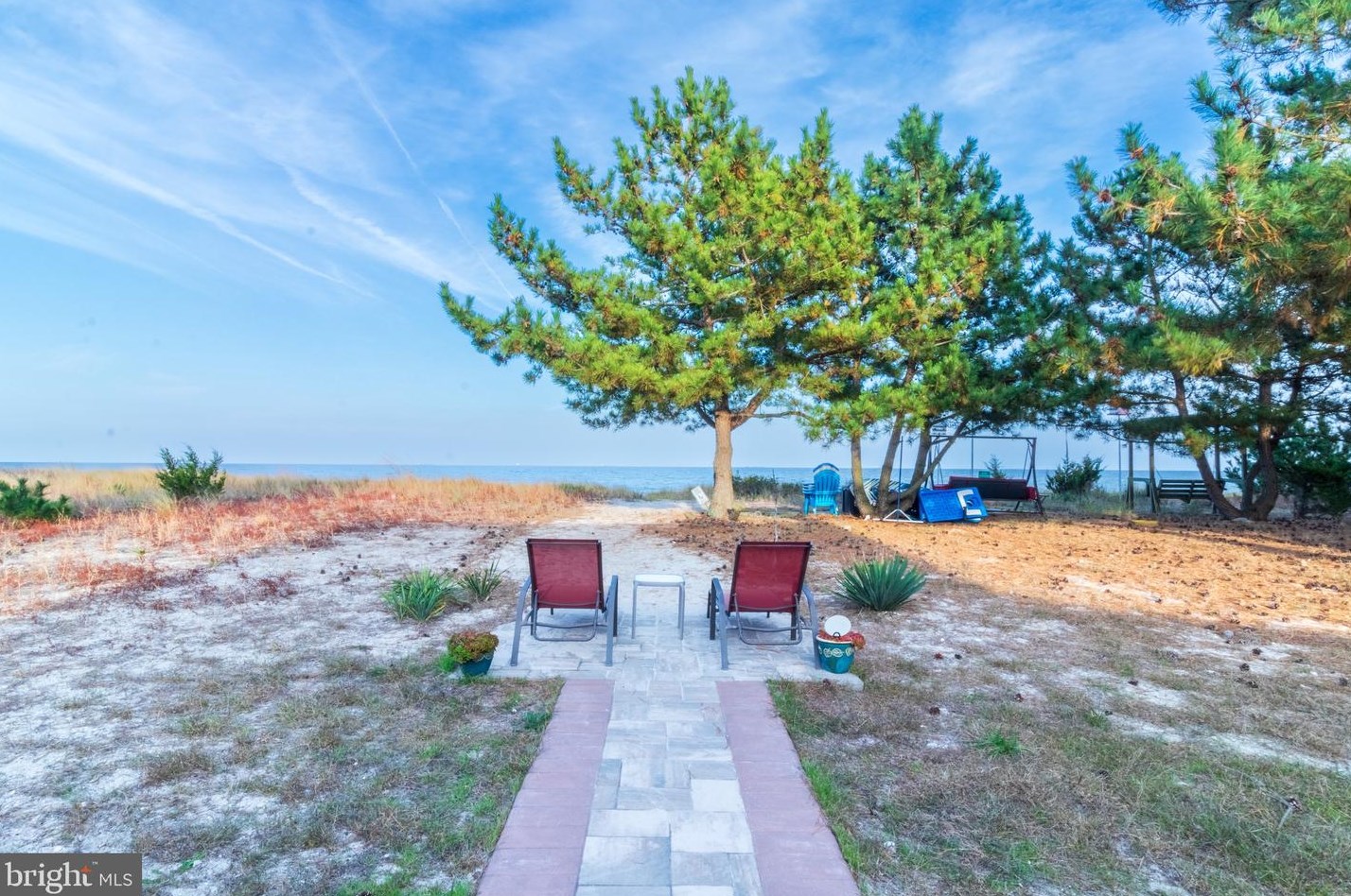 399 Bay Ave, Slaughter Beach DE  19963-4910 exterior