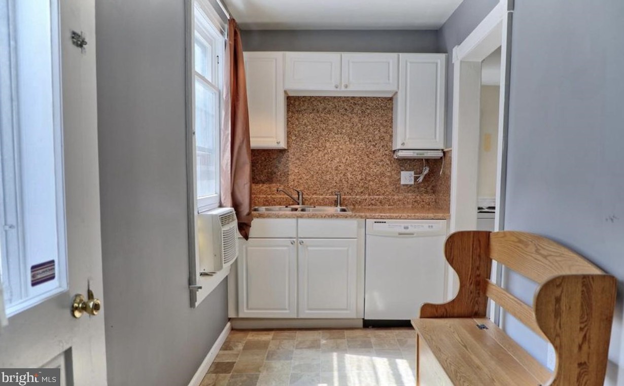 216 Washington St, Slaughter Beach DE  19963-1458 exterior