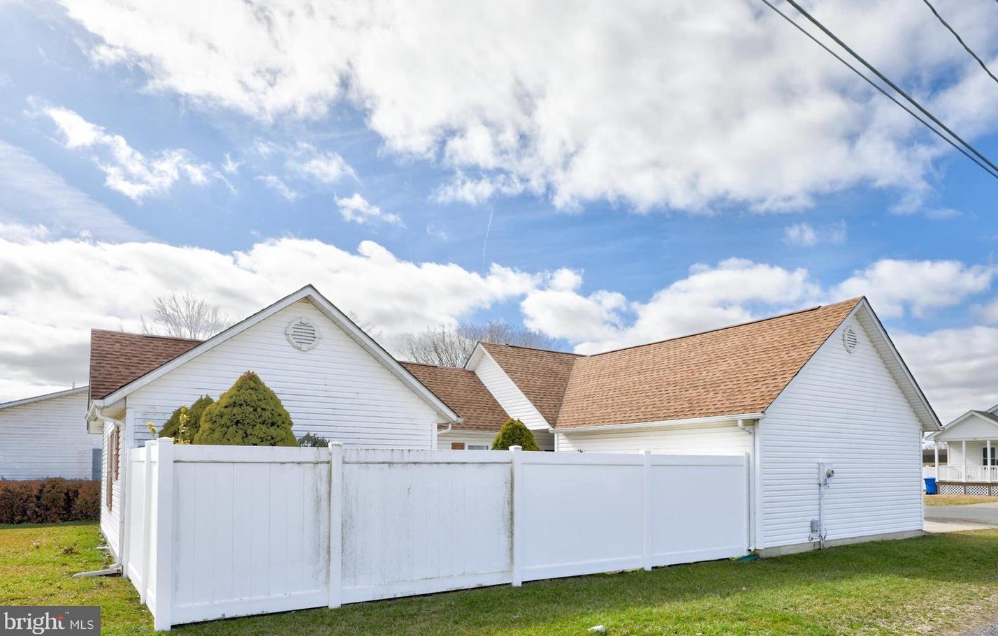 141 Hudson Aly, Millsboro DE  19966-1283 exterior