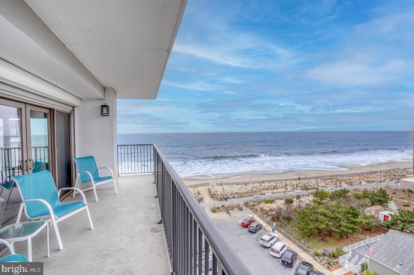 527 Boardwalk, Rehoboth DE  19971-2162 exterior