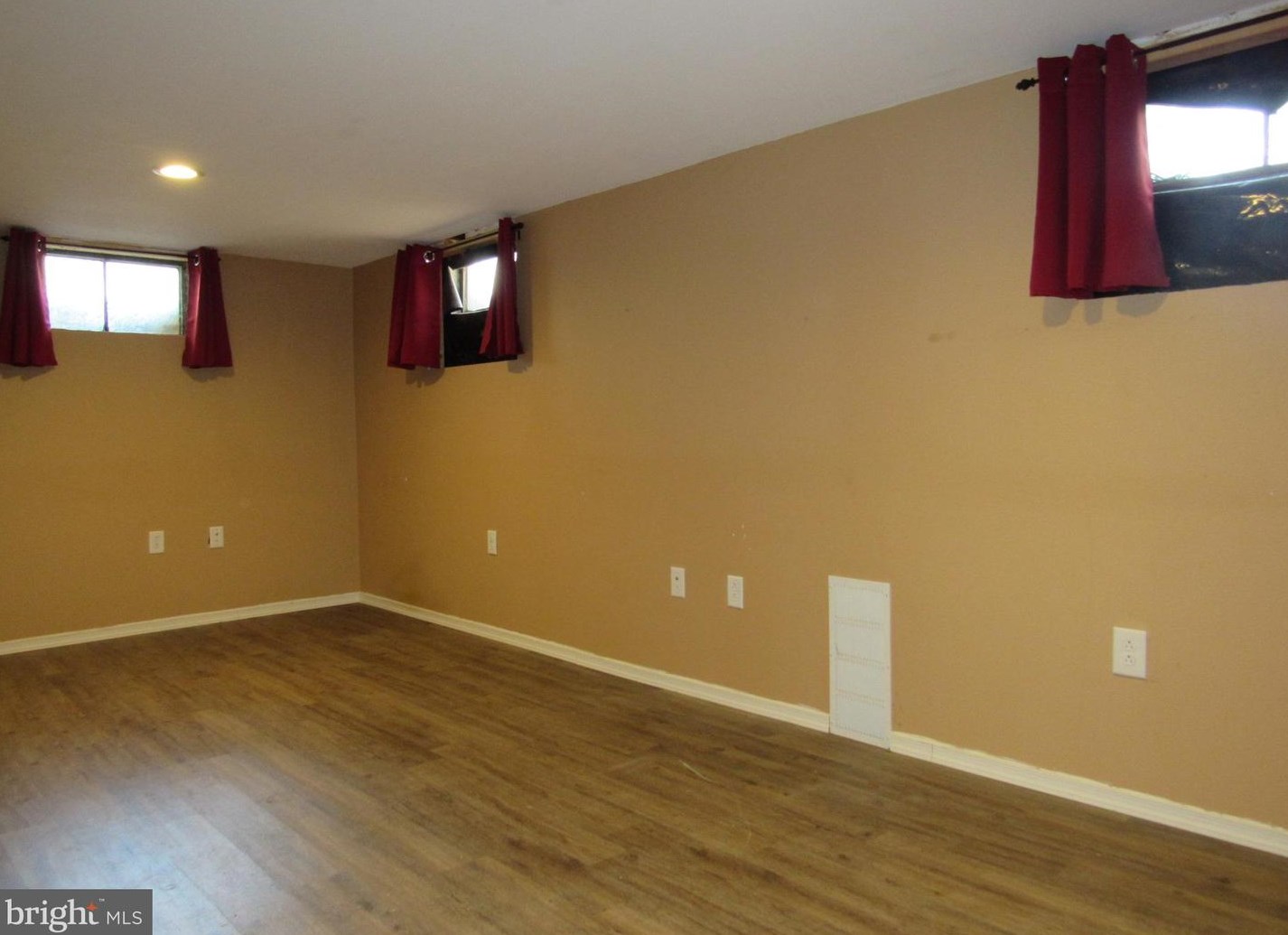 136 Oak Ln Dr, Laurel DE  19956-1461 exterior