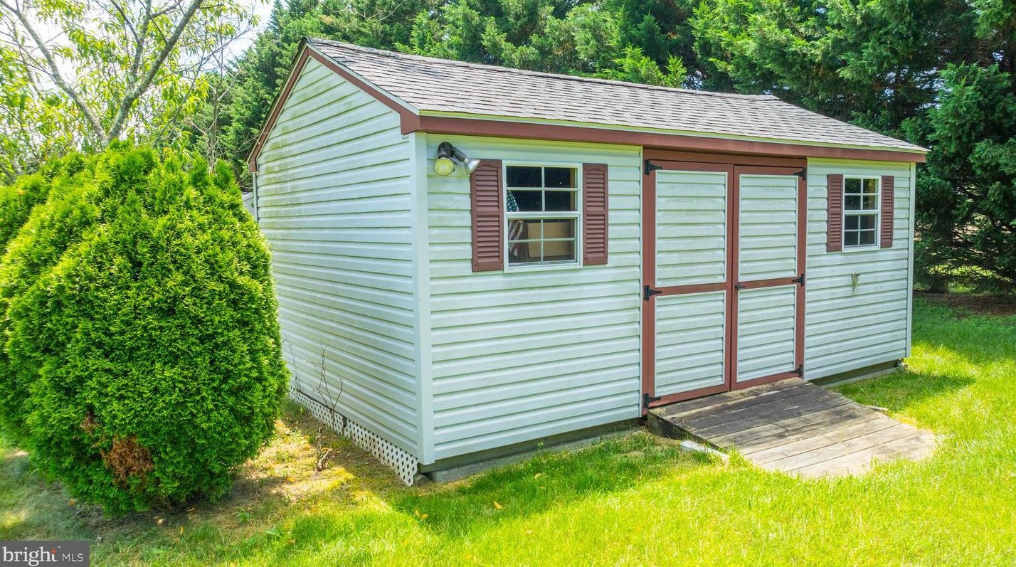 27 Autumnwood Way, Lewes DE  19958-9459 exterior