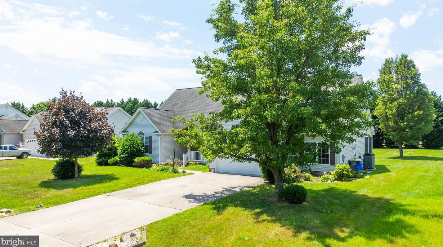 27 Autumnwood Way, Lewes DE  19958-9459 exterior