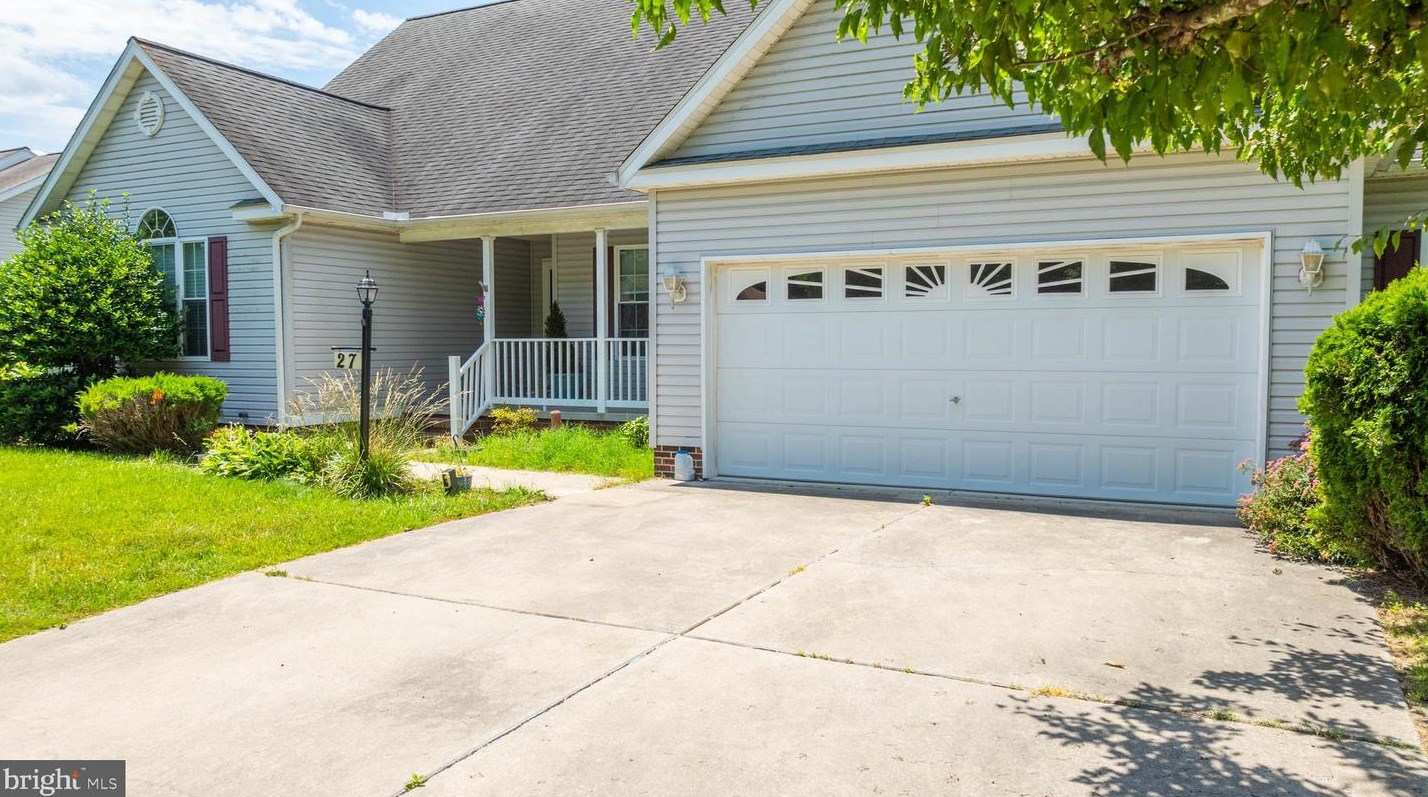 27 Autumnwood Way, Lewes DE  19958-9459 exterior