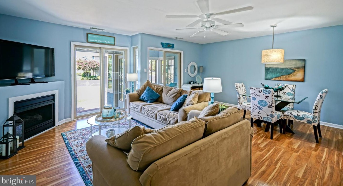 238 Lakeside Dr, Lewes DE 19958-8984 exterior