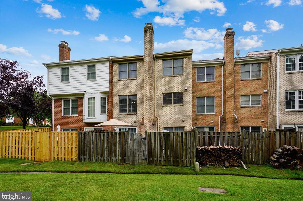 1122 Jeffrey Dr, Crofton MD 21114-1315 exterior