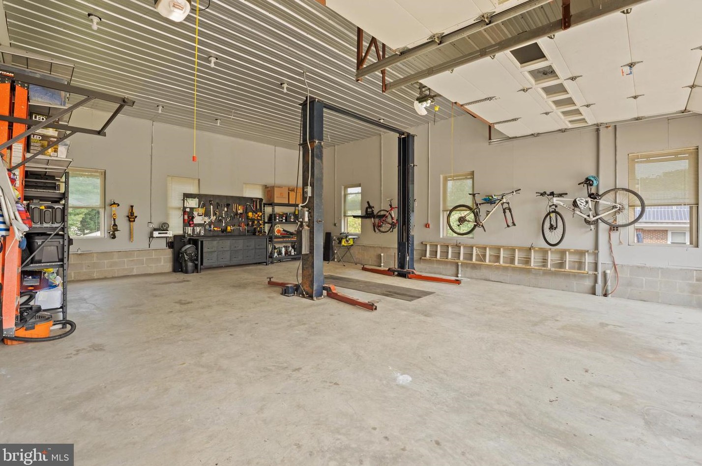 902 Hillcrest Rd, Baltimore MD  21076-1504 exterior