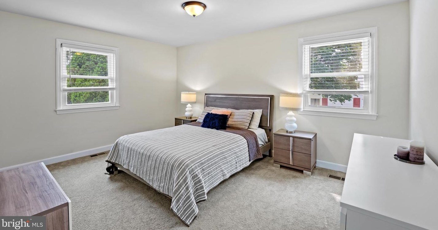 902 Hillcrest Rd, Baltimore MD  21076-1504 exterior