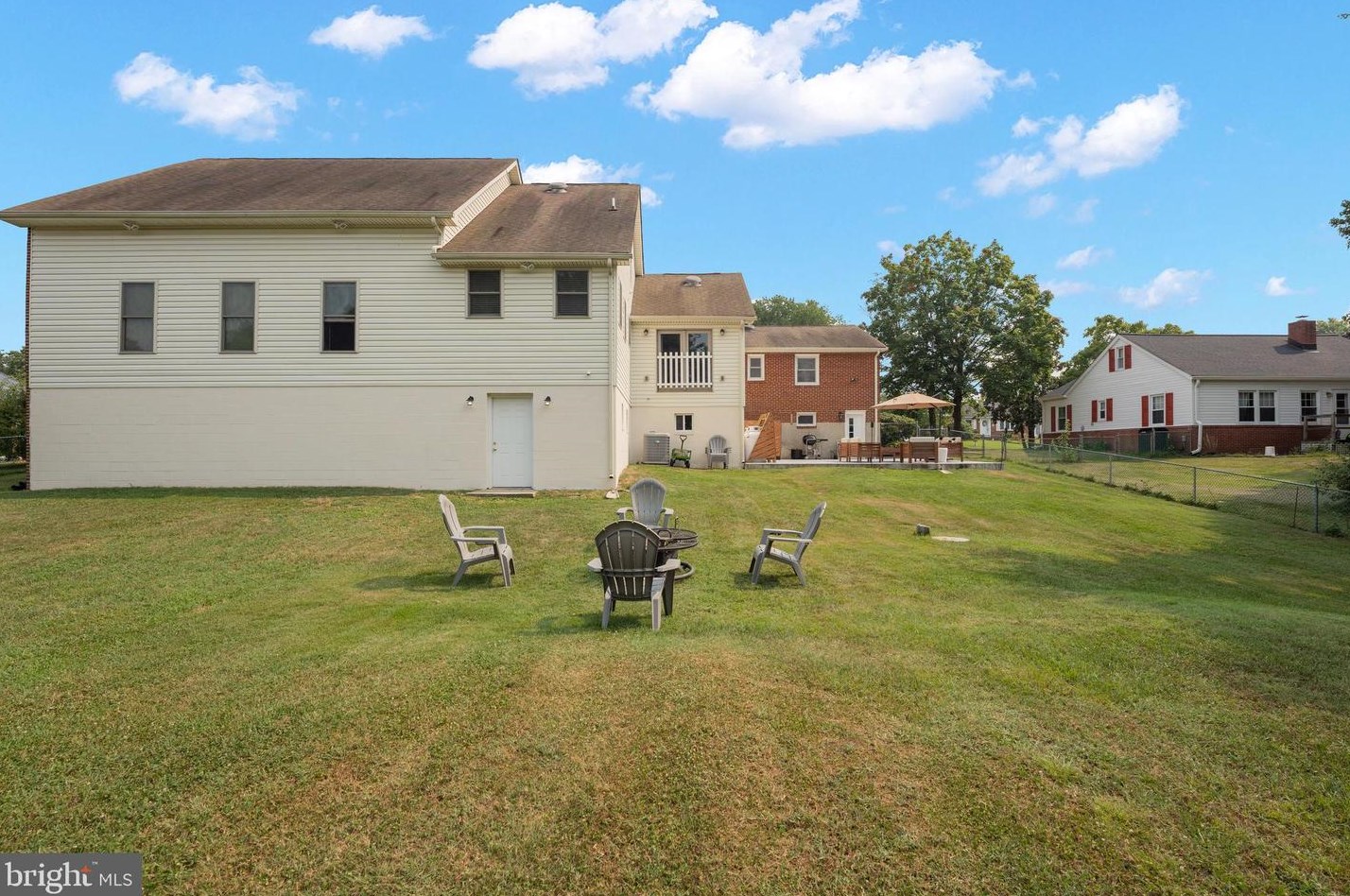 902 Hillcrest Rd, Baltimore MD  21076-1504 exterior