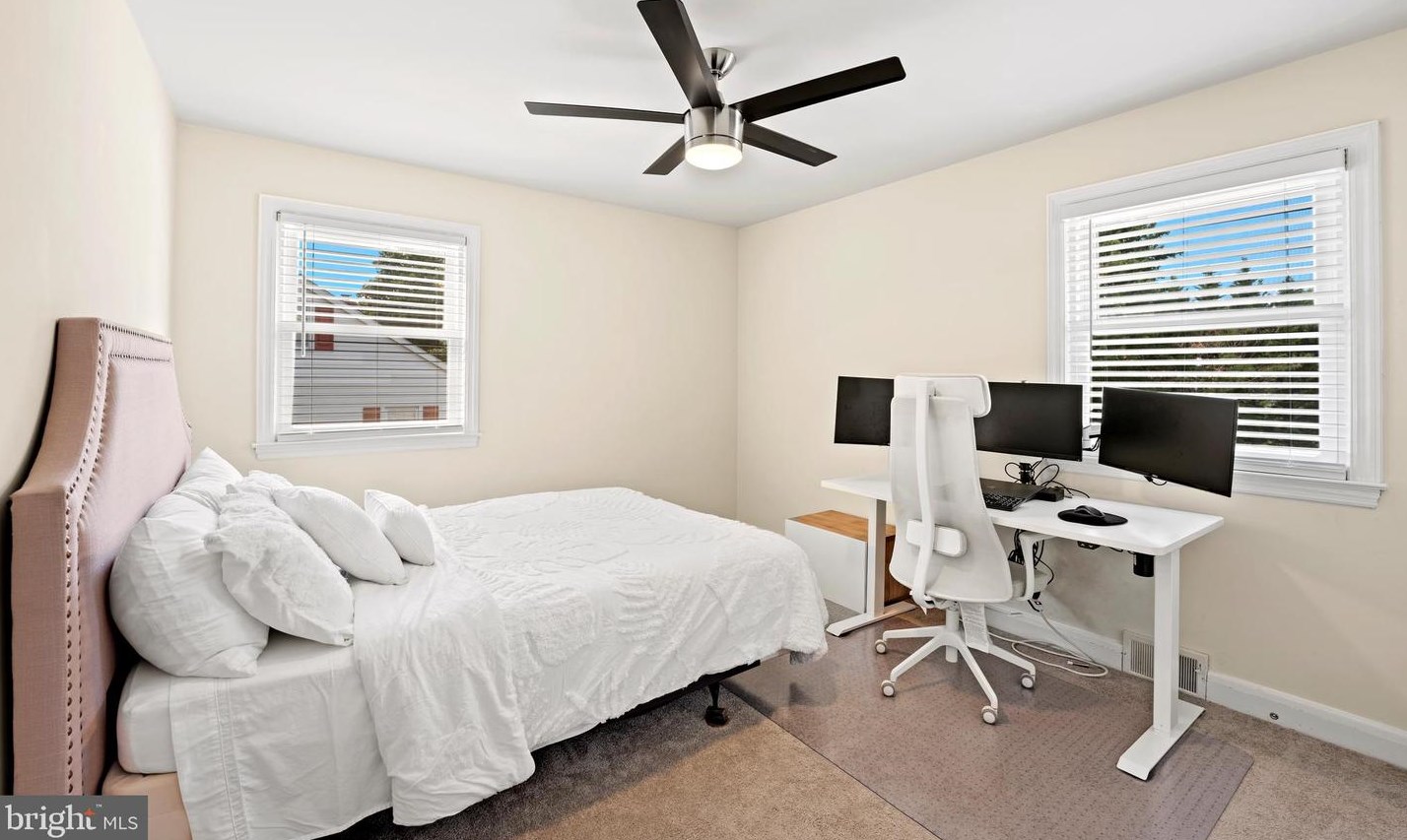 902 Hillcrest Rd, Baltimore MD  21076-1504 exterior