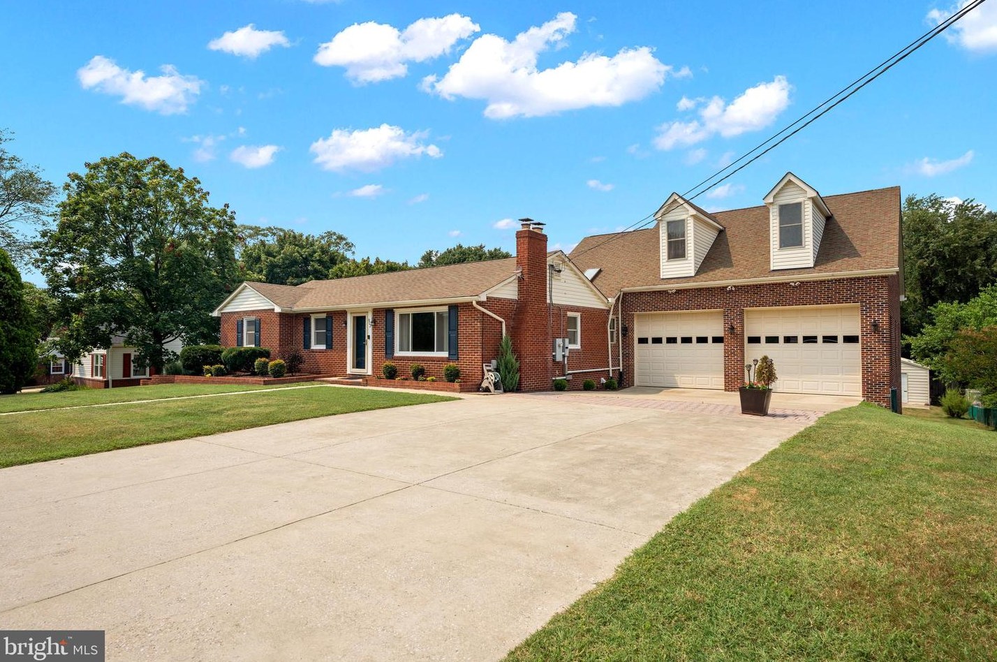 902 Hillcrest Rd, Baltimore MD  21076-1504 exterior