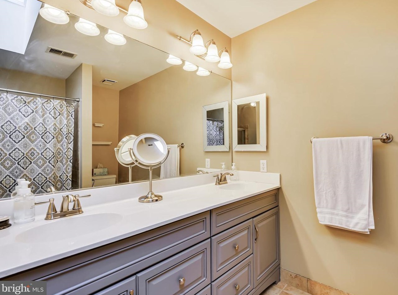 2315 Putnam Ln, Crofton MD  21114-1647 exterior