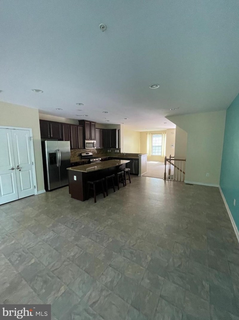 7272 Dorchester Woods Ln, Baltimore MD  21076-2038 exterior