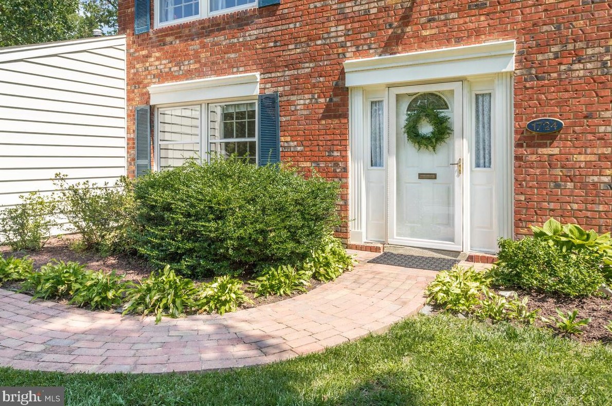 1724 Truro Rd, Crofton MD  21114-2520 exterior