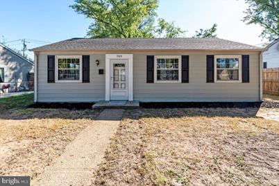 709 Berry Road - Photo 1